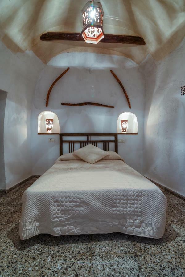 Cueva El Murallon Benamaurel ภายนอก รูปภาพ